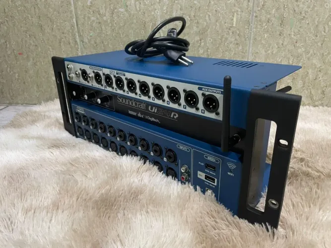 Mesa digital ui24r 