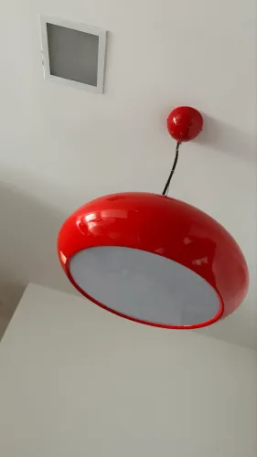 Lustre vermelho