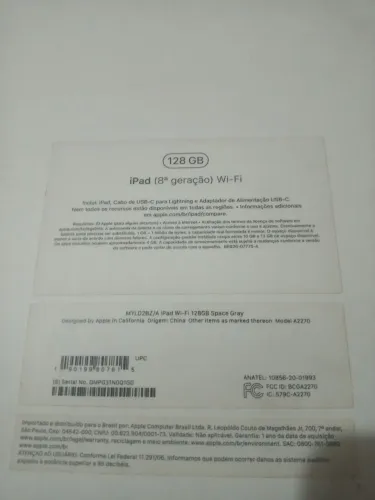 iPad  8° geração. usado com tela trincada.  128 gb 