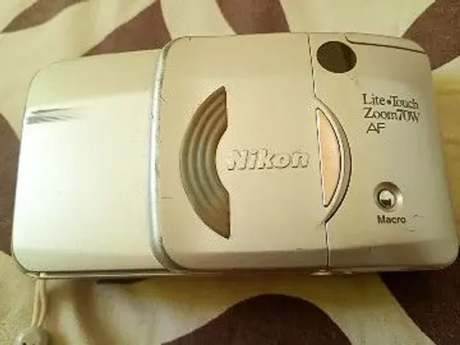Câmera Vintage Nikon Lite Touch Usada Sem Testar + Filme 36p Leia a Descrição