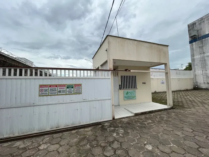 CASA À VENDA | CONDOMÍNIO NA ESTRADA DA MAIOBA