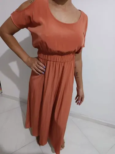 vestido longo laranja com fenda