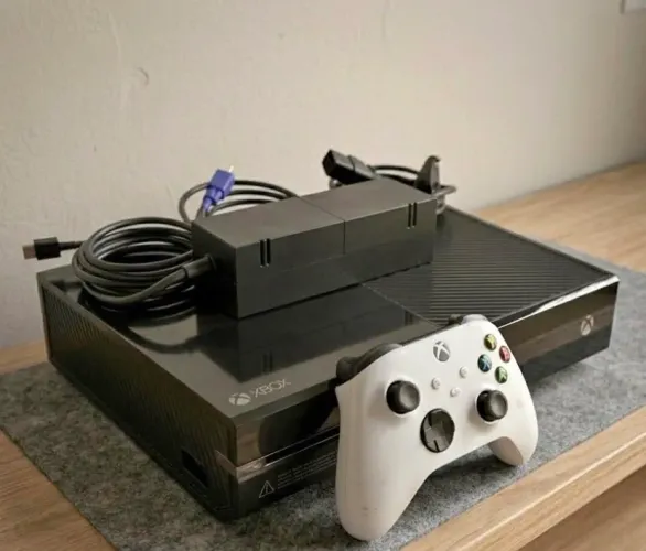 XBOX ONE FAT 500GB + CONTROLE SEM FIO + FONTE - IMPECÁVEL - FOZ DO IGUAÇU