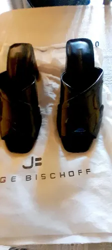 Tamanco preto de salto bloco n.35, em verniz de jorge bischof