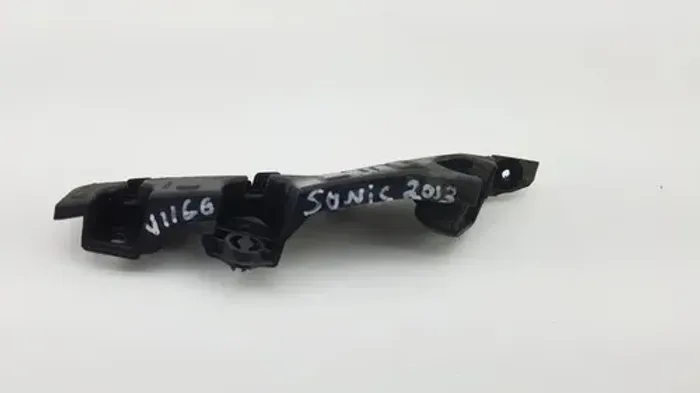 Guia Parachoque Dianteira Esquerda Chevrole Sonic 2014 V1166
