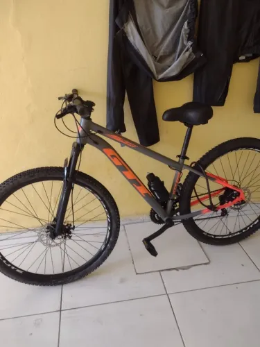 Vende-se uma bicicleta zerada,2 mês de uso