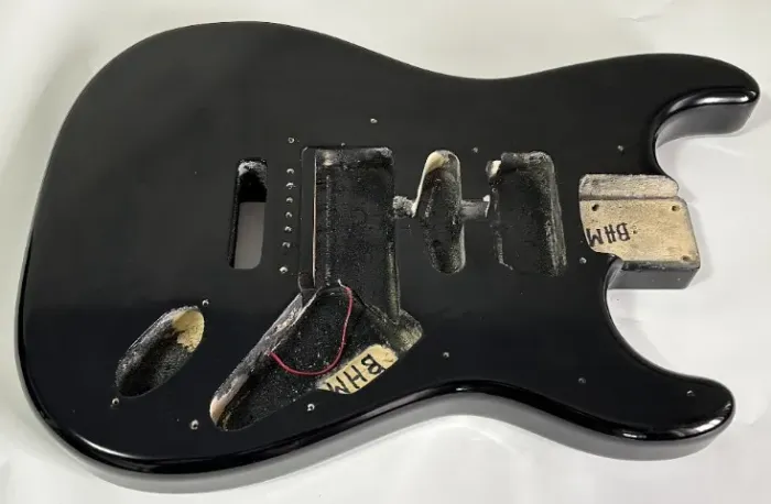 Corpo de Stratocaster, luthier Vagner Cristofolini, Folini Guitars, madeira Marupá