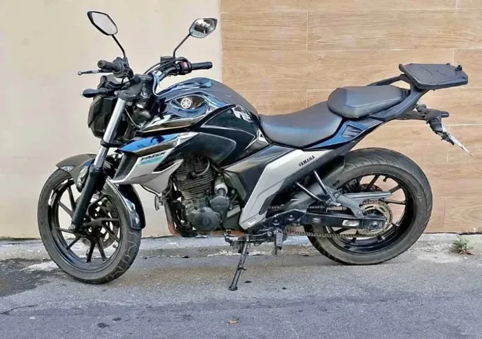 2021 YAMAHA FAZER ( financio / parcelo no boleto)