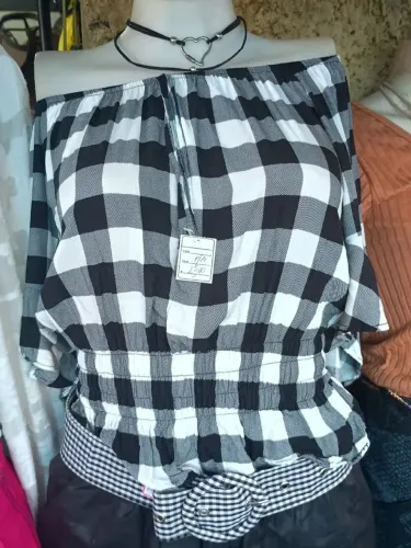 Blusa Xadrez preta e branca+ cinto