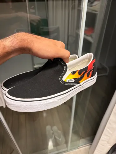 Vans slipon flames
