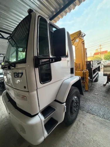Vendo caminhão Munck de 12 toneladas