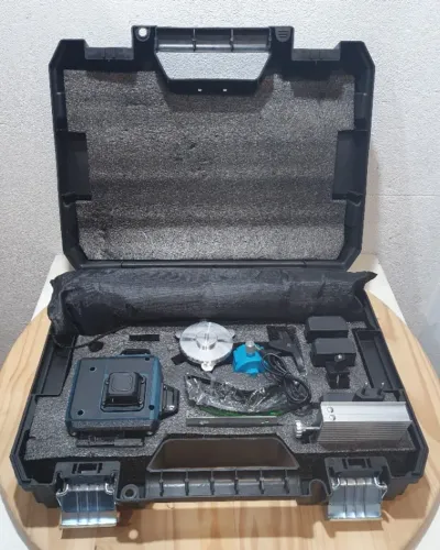 Nivel a laser 16 linhas 4D + 2 baterias  - Avento