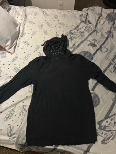 Roupas de marcas variadas em bom estado