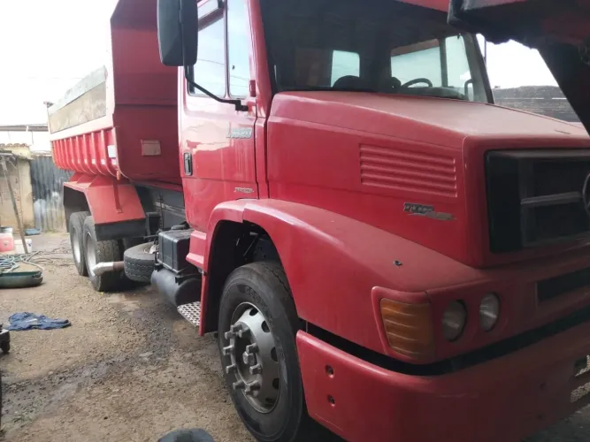 MB 1620 truck ano 2009