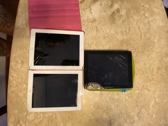 VENDO 3 IPADS P/ CONSERTO