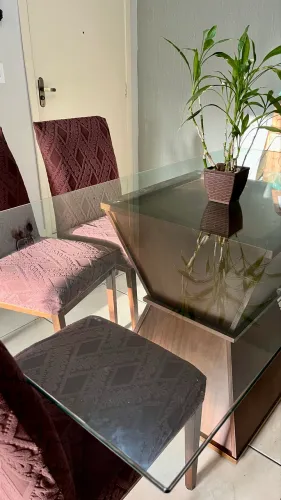 Mesa de Jantar 1,80cm 6 Lugares com Tampo de Vidro + 6 Cadeiras + 6 capas