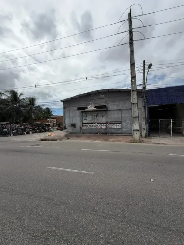 Aluga-Se Galpão Com Escritórios Na Av. Alberto Craveiro