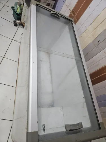 Freezer Fricon HCEB503-2V000 porta de vidro