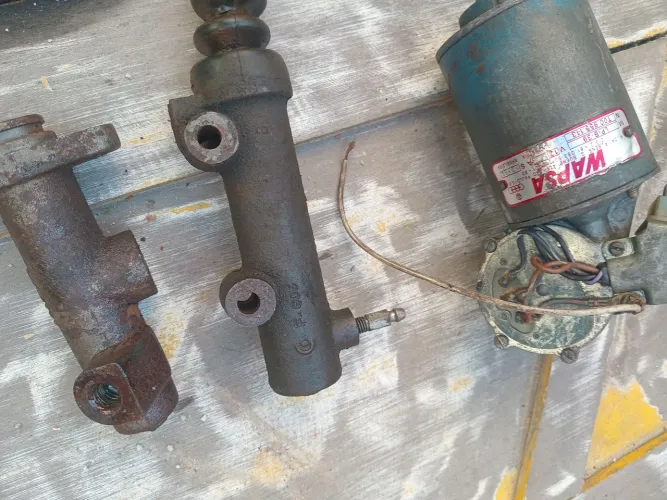 Vendo motor de limpador de caminhão Volks