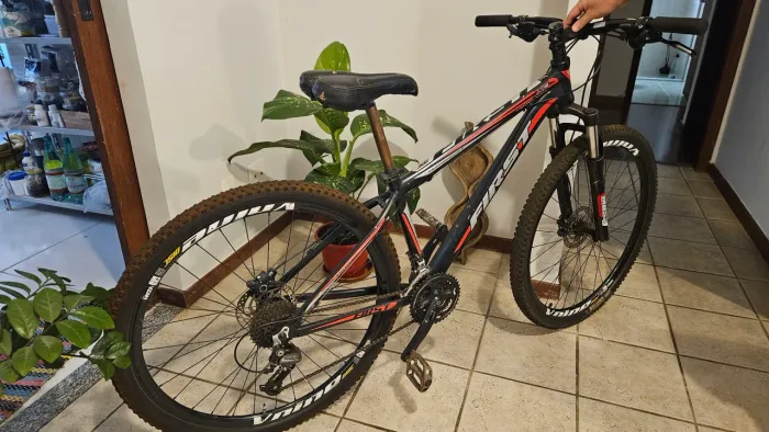 Bicicleta MTB First Aro 29 Tamanho 16