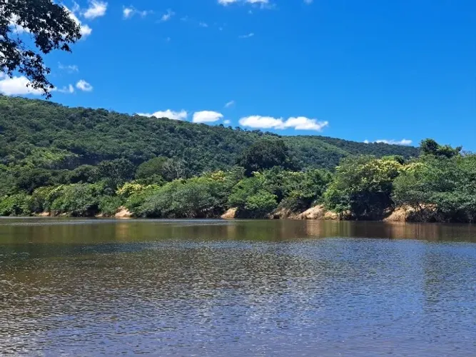 Terreno Beira Rio Paraúna