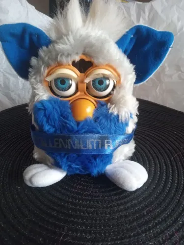 FURBY MILLENIUM VINTAGE LEIA!!!