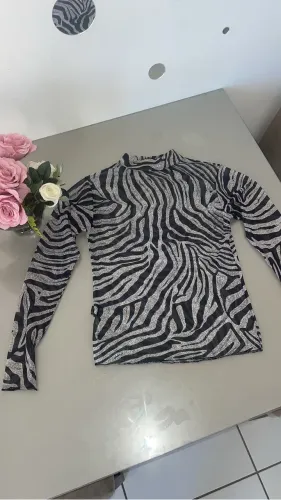 Blusa tule