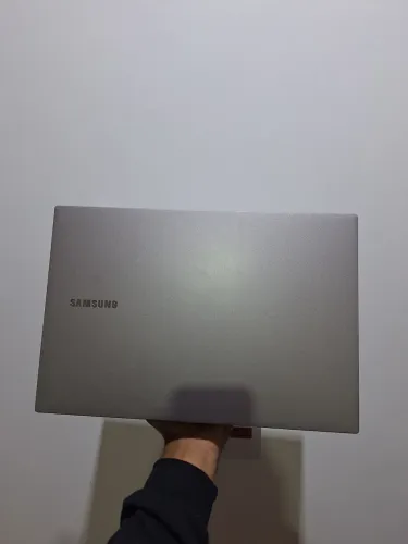 Notebook Samsung Gamer Intel i7 10° Th gen, placa de video,8GB DDR4,1 terá memoria wi-fi 5