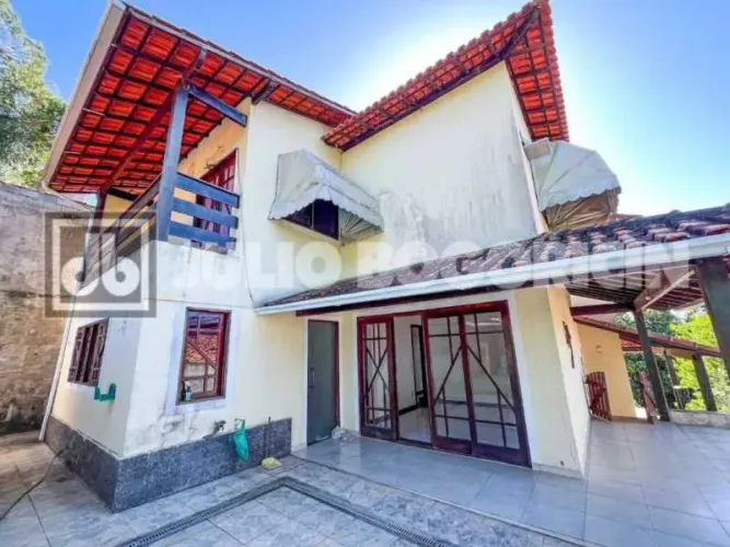 Casa em Condomínio - / Residencial / Itaipu
