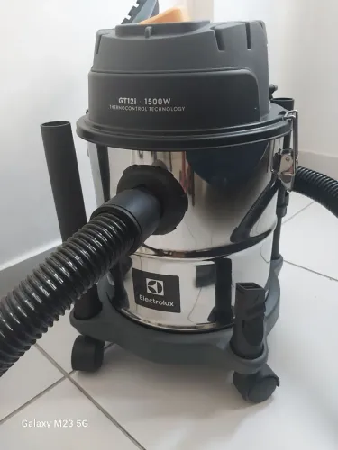 Aspirador de pó e água Electrolux (GT12i)