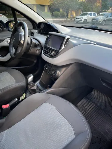Peugeot 208 Allure 1.5 Flex 8V 5P 2014