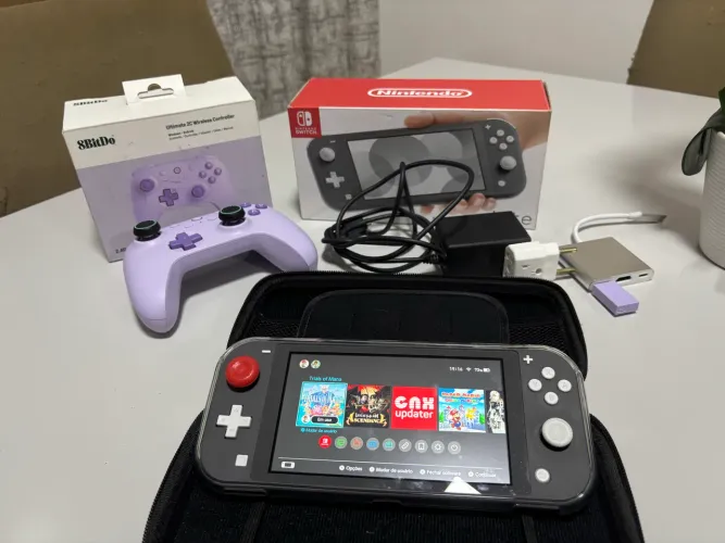 Nintedo switch lite - desbloqueado + acessorios