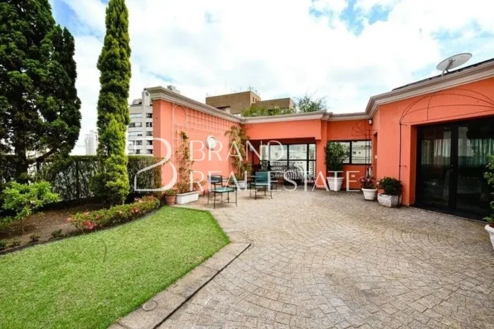 Cobertura Duplex 618m² à Venda em Moema Pássaros 3 Suítes, 4 Vagas e Piscina Privativa Pró
