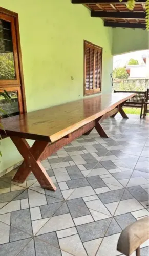 Linda mesa madeira maciça..