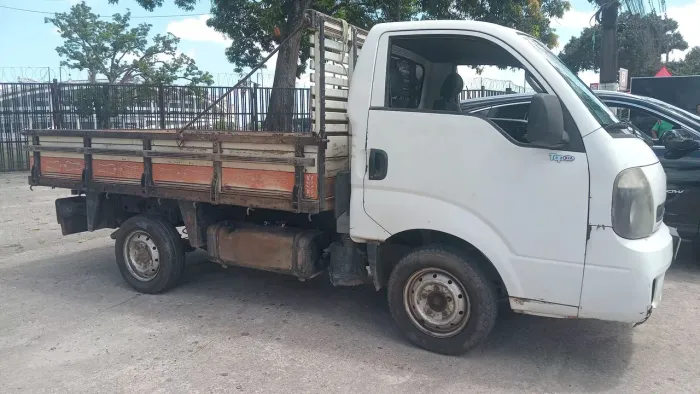 Kia Motors Bongo K-2500 2.5 4X2 TB Diesel 2014