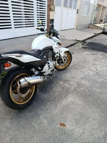 CB300 ano.2014/9. *