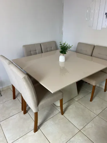 Mesa de Jantar com Tampo de Vidro + 6 Cadeiras - Excelente Estado