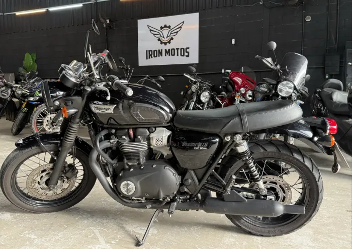 Triumph Bonneville T100 Black 2019 perfeita