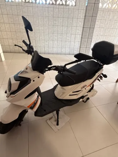 Scooter jet max branca