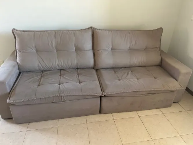 Sofá retrátil seminovo Muito confortável