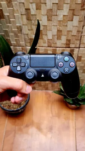 Controle PlayStation 4 Preto