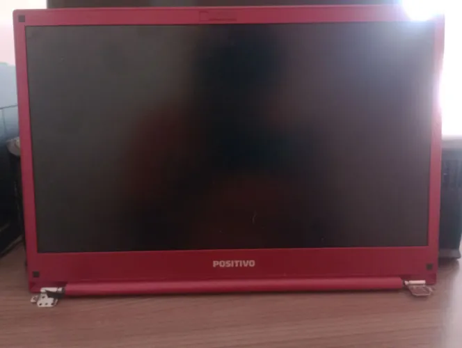 VENDE-SE PEÇA DE NOTEBOOK POSITIVO, APENAS A TELA