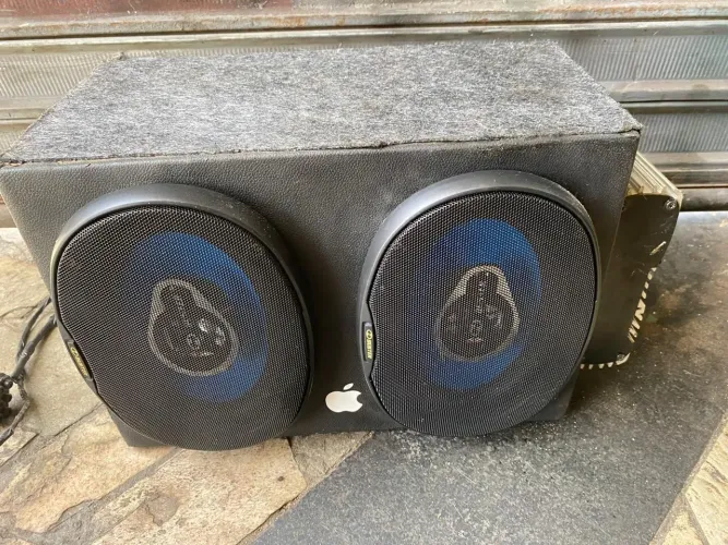 Caixa de som com 2 alto falante 6x9