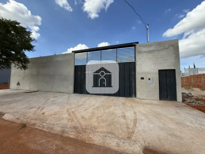 Terreno murado para locação no bairro Novo Mundo