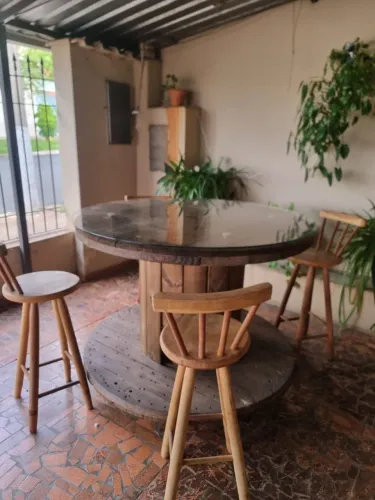 Mesa Carretel com Tampo de Vidro