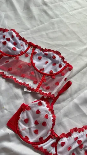 @ac.lingerieoficial com modelos de biquínis e lingerie de todos os tamanhos disponíveis