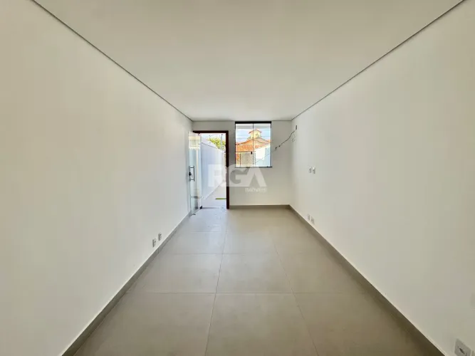CASA DUPLEX COM 2 SUÍTES E 2 VAGAS COPACABANA