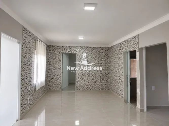 Casa a venda com 2 quartos e terraço no bairro Alvorada!