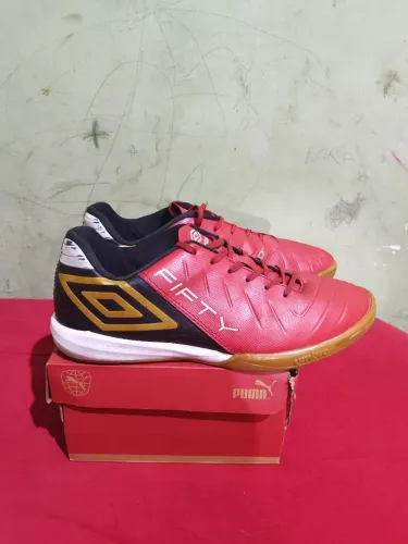 Umbro Fifty VI futsal vermelha