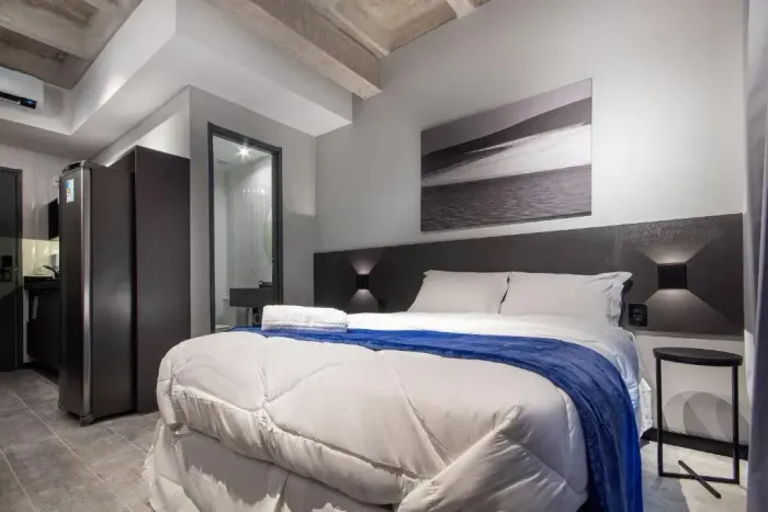 Vendo flat tipo studio 100% mobiliado com 1 quarto, na Ilha do Leite.